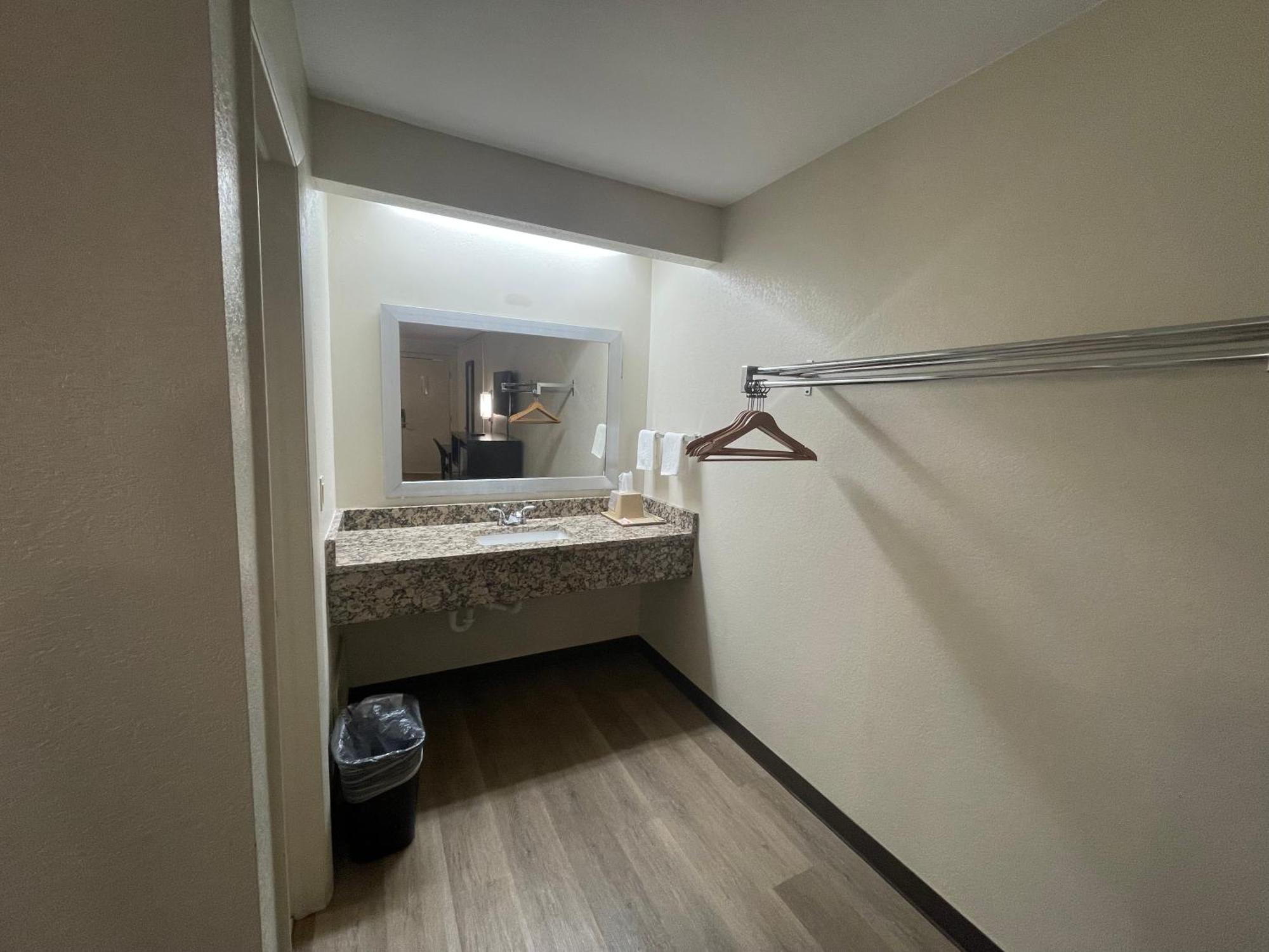 Royal Inn Motel Fredericksburg Bagian luar foto